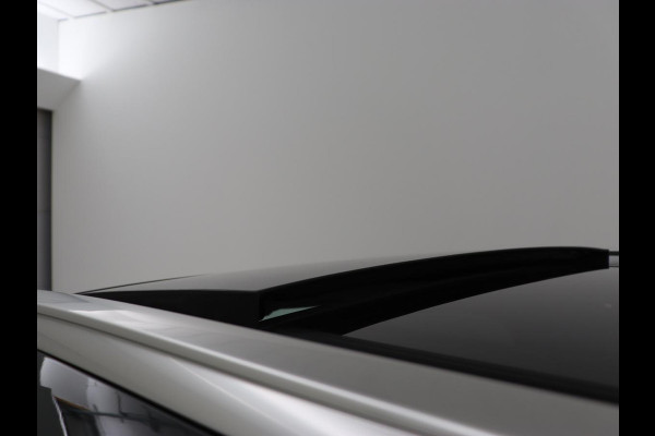 Volvo XC40 2.0 T4 Inscription | Panoramadak | Leder | Adaptive cruise | Trekhaak | Stoelverwarming | 360 Camera | Keyless | Navigatie | Full LED