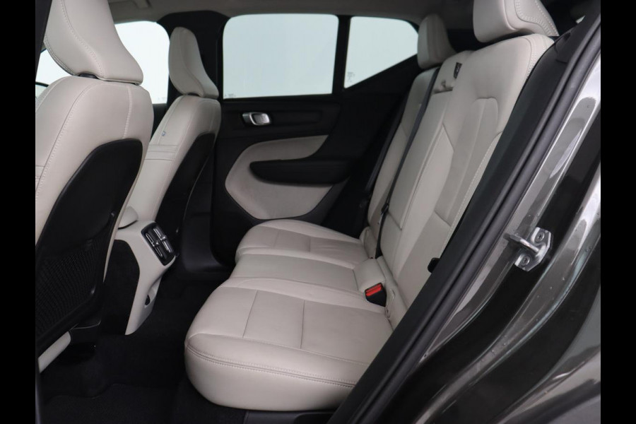 Volvo XC40 2.0 T4 Inscription | Panoramadak | Leder | Adaptive cruise | Trekhaak | Stoelverwarming | 360 Camera | Keyless | Navigatie | Full LED