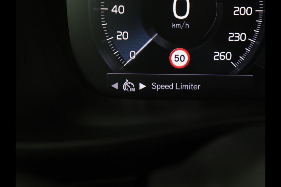 Volvo XC40 2.0 T4 Inscription | Panoramadak | Leder | Adaptive cruise | Trekhaak | Stoelverwarming | 360 Camera | Keyless | Navigatie | Full LED