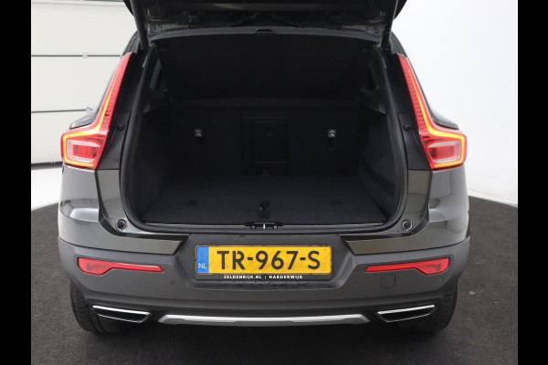 Volvo XC40 2.0 T4 Inscription | Panoramadak | Leder | Adaptive cruise | Trekhaak | Stoelverwarming | 360 Camera | Keyless | Navigatie | Full LED