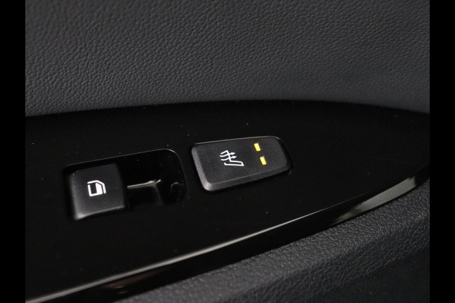 Kia Sportage 1.6 T-GDI Plug-in Hybrid AWD DynamicPlusLine | Stoel & stuurverwarming | Half leder | Camera | Carplay | Adaptive cruise | 19'' | Navigatie | Achterbankverwarming | PHEV