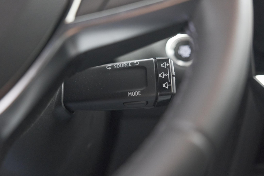 Renault Captur TCe 90 Techno | Nieuw Model | Camera | Navigatie | Apple Carplay | Pack Full Screen | 18 Inch Lichtmetalen Velgen