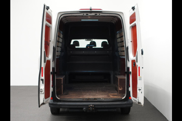 Volkswagen Crafter 140pk L4H3 / L3H2 Dubbele cabine Airco Cruise control Trekhaak Navigatie Carplay  Camera Sidebars Euro6