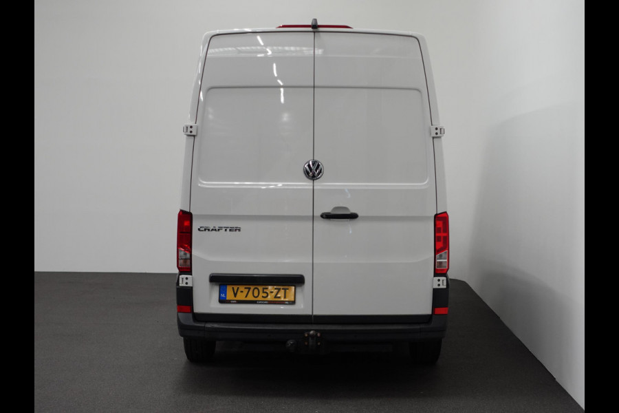 Volkswagen Crafter 140pk L4H3 / L3H2 Dubbele cabine Airco Cruise control Trekhaak Navigatie Carplay  Camera Sidebars Euro6