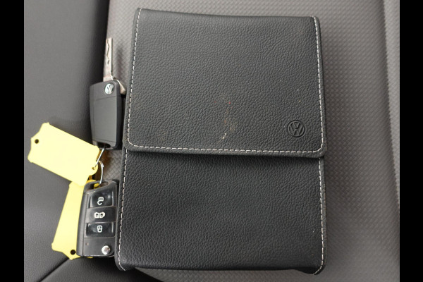 Volkswagen Crafter 140pk L4H3 / L3H2 Dubbele cabine Airco Cruise control Trekhaak Navigatie Carplay  Camera Sidebars Euro6