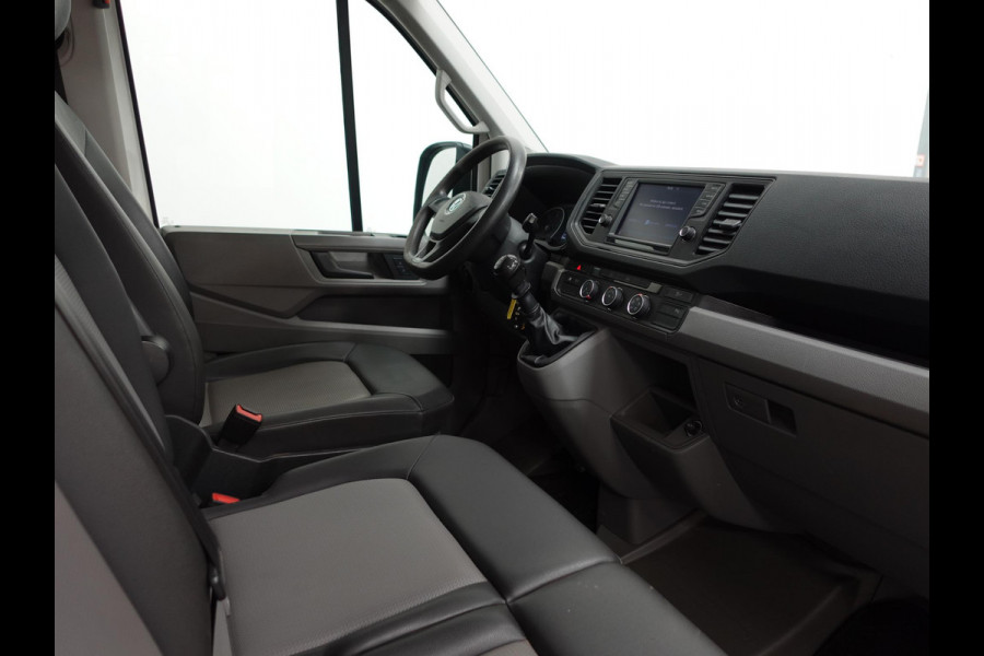 Volkswagen Crafter 140pk L4H3 / L3H2 Dubbele cabine Airco Cruise control Trekhaak Navigatie Carplay  Camera Sidebars Euro6