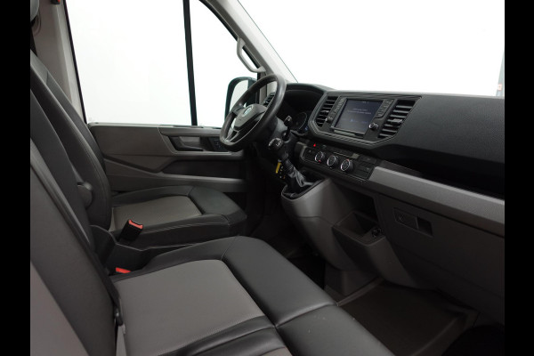 Volkswagen Crafter 140pk L4H3 / L3H2 Dubbele cabine Airco Cruise control Trekhaak Navigatie Carplay  Camera Sidebars Euro6