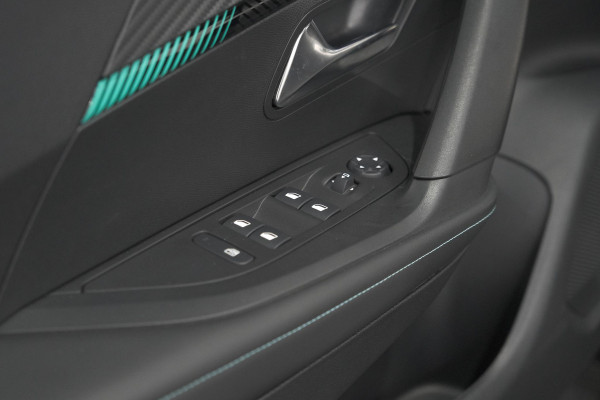 Peugeot 2008 PureTech 130 EAT8 Allure | Camera | Navigatie | Apple Carplay | Parkeersensoren