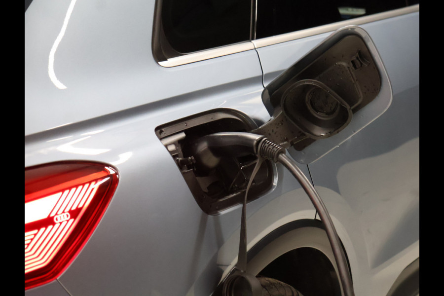 Audi Q4 e-tron 35 Launch edition Advanced Plus 55 kWh SOH 94% [SCHUIFKANTELDAK, APPLE CARPLAY, ANDROID, ADAPTIVE CRUISE, VOL LEDER, CAMERA, STOELVERWARMING, LEDVERLICHTING, CLIMATE, NIEUWSTAAT]