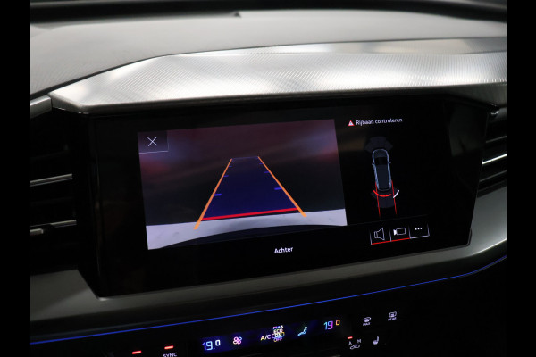 Audi Q4 e-tron 35 Launch edition Advanced Plus 55 kWh SOH 94% [SCHUIFKANTELDAK, APPLE CARPLAY, ANDROID, ADAPTIVE CRUISE, VOL LEDER, CAMERA, STOELVERWARMING, LEDVERLICHTING, CLIMATE, NIEUWSTAAT]