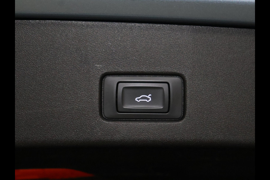 Audi Q4 e-tron 35 Launch edition Advanced Plus 55 kWh SOH 94% [SCHUIFKANTELDAK, APPLE CARPLAY, ANDROID, ADAPTIVE CRUISE, VOL LEDER, CAMERA, STOELVERWARMING, LEDVERLICHTING, CLIMATE, NIEUWSTAAT]