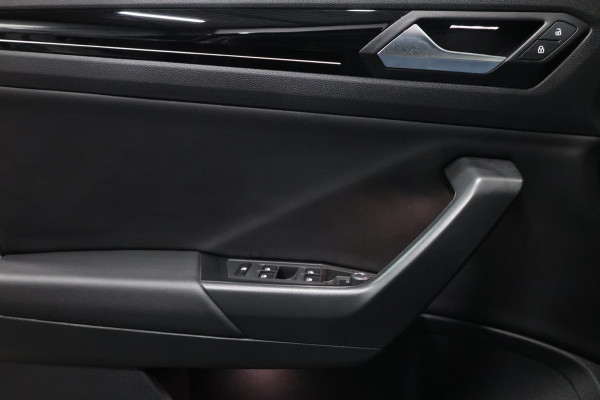 Volkswagen T-Roc 2.0 TSI 4Motion R 301+PK AKRAPOVIC/VIRTUAL/PANO/BEATS/KEYLES/HALF LEER+S.VERWARMING/19"/CAM/ACC/12 MDN GARANTIE!