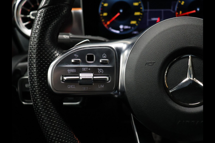 Mercedes-Benz CLA-Klasse 200 Premium Plus [SCHUIFKANTELDAK, BURMESTER SOUND, APPLE CARPLAY, ANDROID, SFEERVERLICHTING, CAMERA, STOELVERWARMING, LEDVERLICHTING, CRUISE, CLIMATE, NIEUWSTAAT]