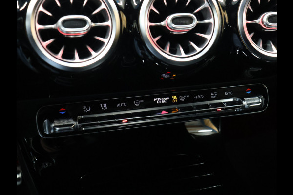Mercedes-Benz CLA-Klasse 200 Premium Plus [SCHUIFKANTELDAK, BURMESTER SOUND, APPLE CARPLAY, ANDROID, SFEERVERLICHTING, CAMERA, STOELVERWARMING, LEDVERLICHTING, CRUISE, CLIMATE, NIEUWSTAAT]