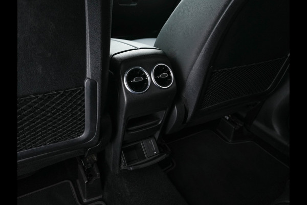 Mercedes-Benz Glb 180 d Business Solution Luxury [ 7-Pers. ] (INCL-BTW) Aut. *LUXURY-LEATHER | FULL-LED | AMBIENT-LIGHT | WIDESCREEN-DIGI-COCKPIT | HEATED-COMFORTSEATS | CAMERA | DAB+ | NAVI-FULLMAP | ECC | MEMORY-PACK | PDC | CRUISE | PRIVACY-GLASS |