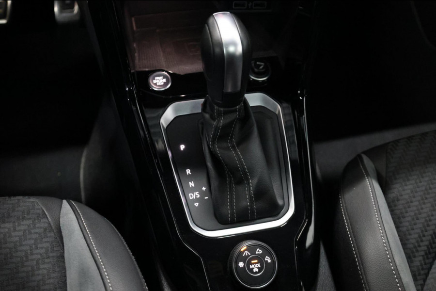 Volkswagen T-Roc 2.0 TSI 4Motion R 301+PK AKRAPOVIC/VIRTUAL/PANO/BEATS/KEYLES/HALF LEER+S.VERWARMING/19"/CAM/ACC/12 MDN GARANTIE!