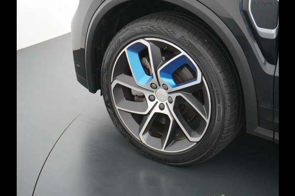 Lynk & Co 01 1.5 PHEV AUT-7 261pk Pano-Schuifdak Lmv 20" 360°Camera Apple Carplay Android Auto Adap.Cruise Navi Pdc Ecc Keyless Led Plug-In H Elek.Memory.Stoel File assistent Dodehoek detector Elektrisch bedienbare achterklep Rijstrooksensor Wifi Verkeersbord detectie 425Nm koppel 3,7kw laadvermogen €44.882 Nieuwprijs 1e Eigenaar Origineel NLse auto!