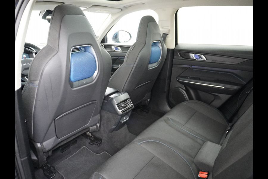 Lynk & Co 01 1.5 PHEV AUT-7 261pk Pano-Schuifdak Lmv 20" 360°Camera Apple Carplay Android Auto Adap.Cruise Navi Pdc Ecc Keyless Led Plug-In H Elek.Memory.Stoel File assistent Dodehoek detector Elektrisch bedienbare achterklep Rijstrooksensor Wifi Verkeersbord detectie 425Nm koppel 3,7kw laadvermogen €44.882 Nieuwprijs 1e Eigenaar Origineel NLse auto!