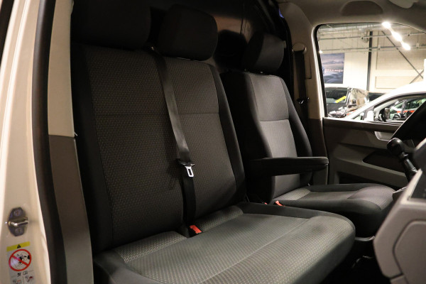 Volkswagen Transporter 2.0 TDI | Camera | CarPlay | PDC | Cruise control | Bluetooth | Elek. ramen | Nieuwe APK | NAP Logisch