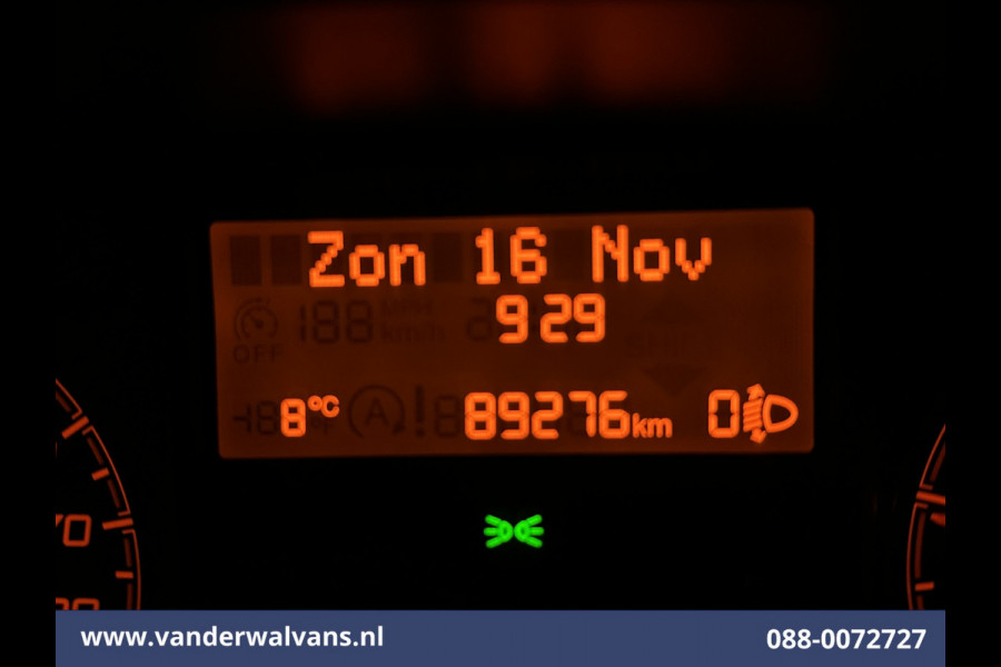 Peugeot Boxer 2.2 BlueHDi 141pk Bakwagen Laadklep Euro6 Airco | Cruisecontrol | 985kg laadvermogen Bijrijdersbank