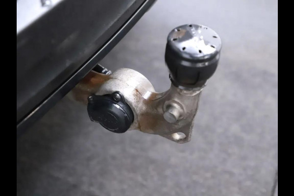 Volvo XC40 2.0 T5 AWD R-Design Pano H\K 360° ACC Trekh. NAP