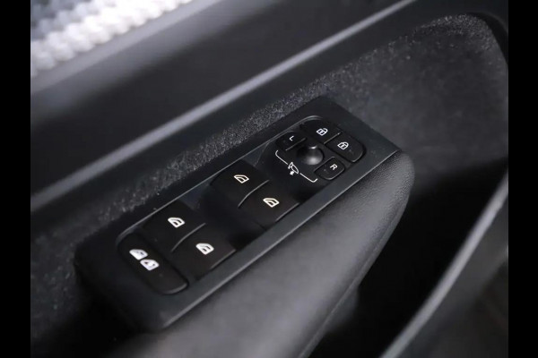 Volvo XC40 2.0 T5 AWD R-Design Pano H\K 360° ACC Trekh. NAP