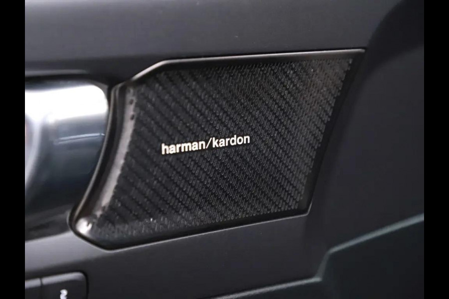 Volvo XC40 2.0 T5 AWD R-Design Pano H\K 360° ACC Trekh. NAP