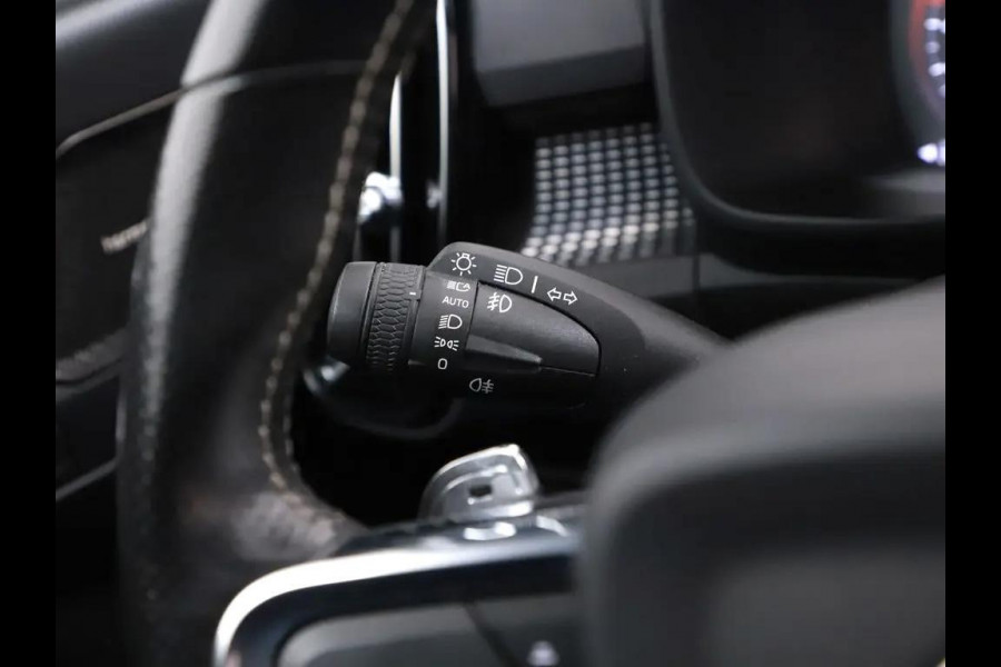 Volvo XC40 2.0 T5 AWD R-Design Pano H\K 360° ACC Trekh. NAP