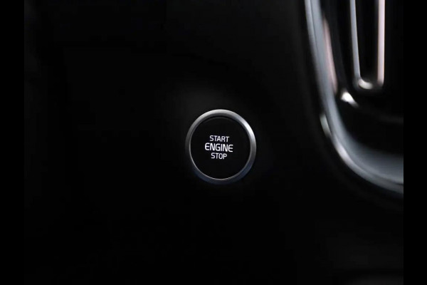 Volvo XC40 2.0 T5 AWD R-Design Pano H\K 360° ACC Trekh. NAP