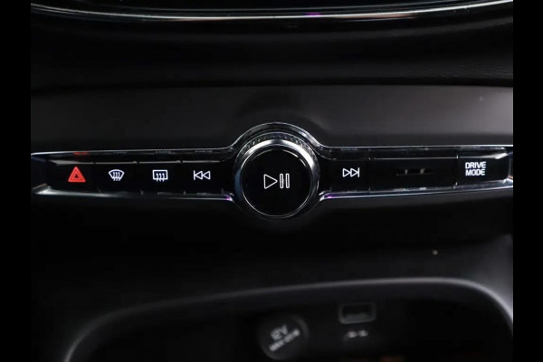 Volvo XC40 2.0 T5 AWD R-Design Pano H\K 360° ACC Trekh. NAP