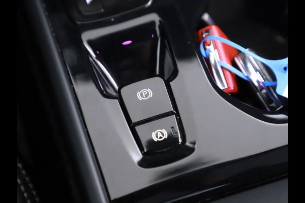 Volvo XC40 2.0 T5 AWD R-Design Pano H\K 360° ACC Trekh. NAP