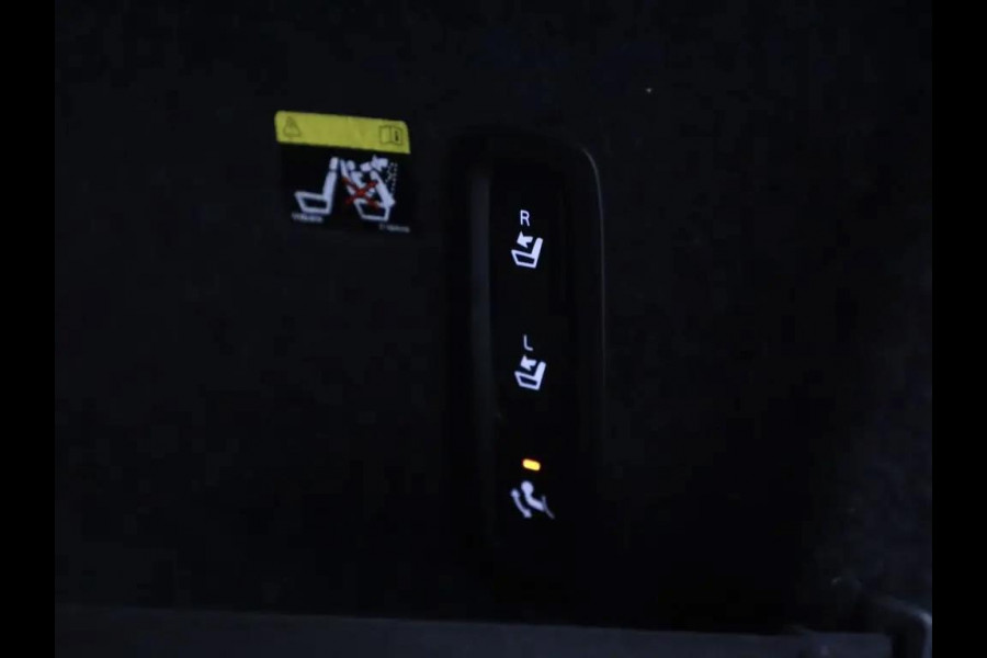 Volvo XC40 2.0 T5 AWD R-Design Pano H\K 360° ACC Trekh. NAP