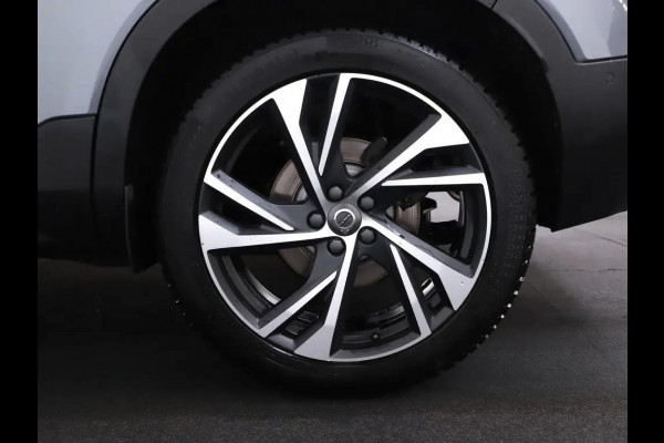 Volvo XC40 2.0 T5 AWD R-Design Pano H\K 360° ACC Trekh. NAP