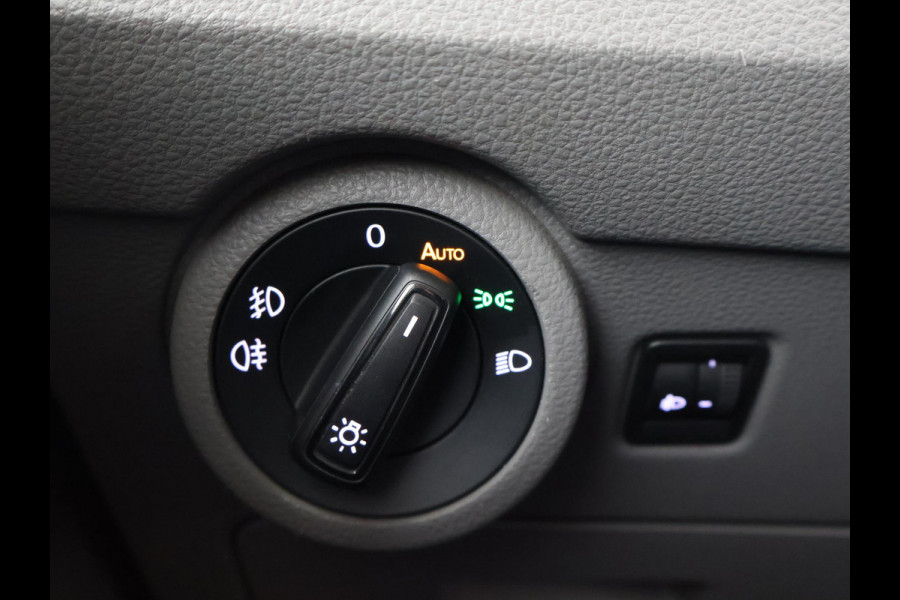 Volkswagen Transporter T6.1 2.0 TDI 150 PK L2H1 DUBBEL CABINE + CARPLAY | TREKHAAK 2500 KG | MOJAVE BEIGE