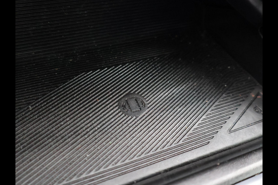 Lynk & Co 01 1.5 + PANORAMA | APPLE CARPLAY | FULL LED | INFINITY | 20 INCH | MEMORY