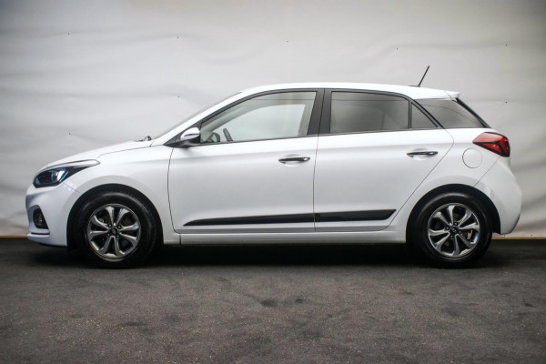Hyundai i20 1.0 T-GDI Premium [ Keyless Camera Carplay Trekhaak LED DAB Climate Control ]