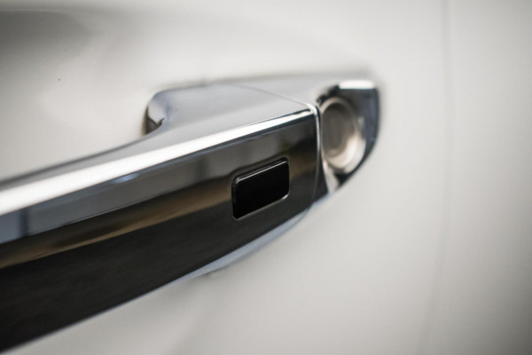 Hyundai i20 1.0 T-GDI Premium [ Keyless Camera Carplay Trekhaak LED DAB Climate Control ]