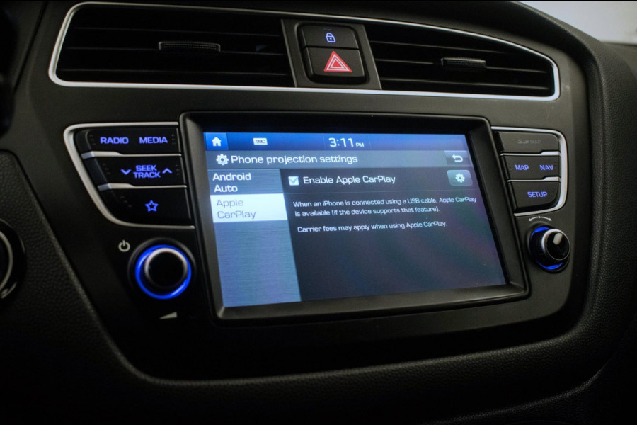 Hyundai i20 1.0 T-GDI Premium [ Keyless Camera Carplay Trekhaak LED DAB Climate Control ]