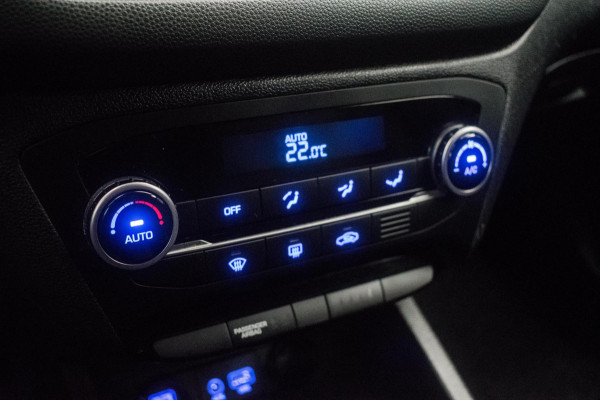 Hyundai i20 1.0 T-GDI Premium [ Keyless Camera Carplay Trekhaak LED DAB Climate Control ]