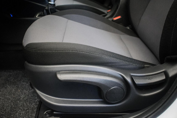 Hyundai i20 1.0 T-GDI Premium [ Keyless Camera Carplay Trekhaak LED DAB Climate Control ]
