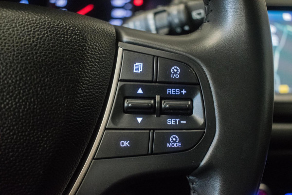 Hyundai i20 1.0 T-GDI Premium [ Keyless Camera Carplay Trekhaak LED DAB Climate Control ]