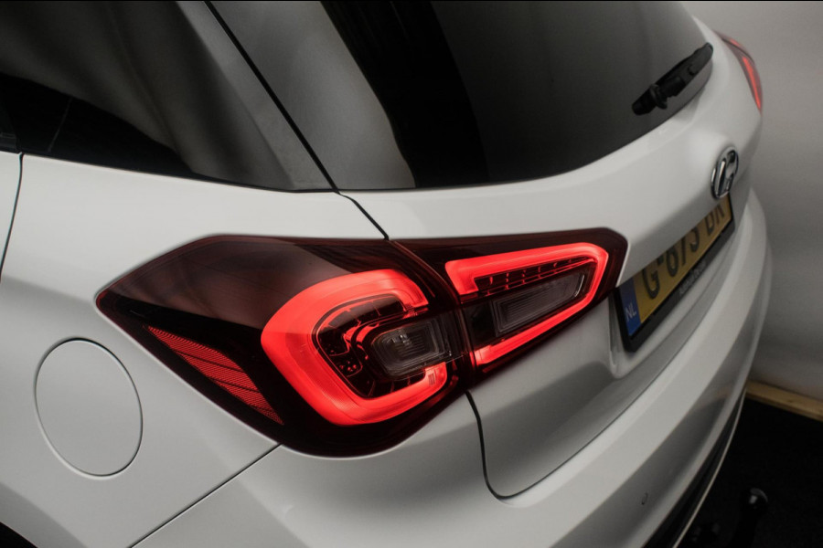 Hyundai i20 1.0 T-GDI Premium [ Keyless Camera Carplay Trekhaak LED DAB Climate Control ]