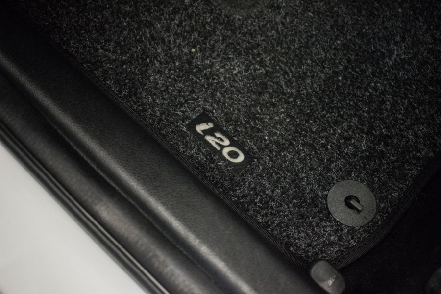 Hyundai i20 1.0 T-GDI Premium [ Keyless Camera Carplay Trekhaak LED DAB Climate Control ]