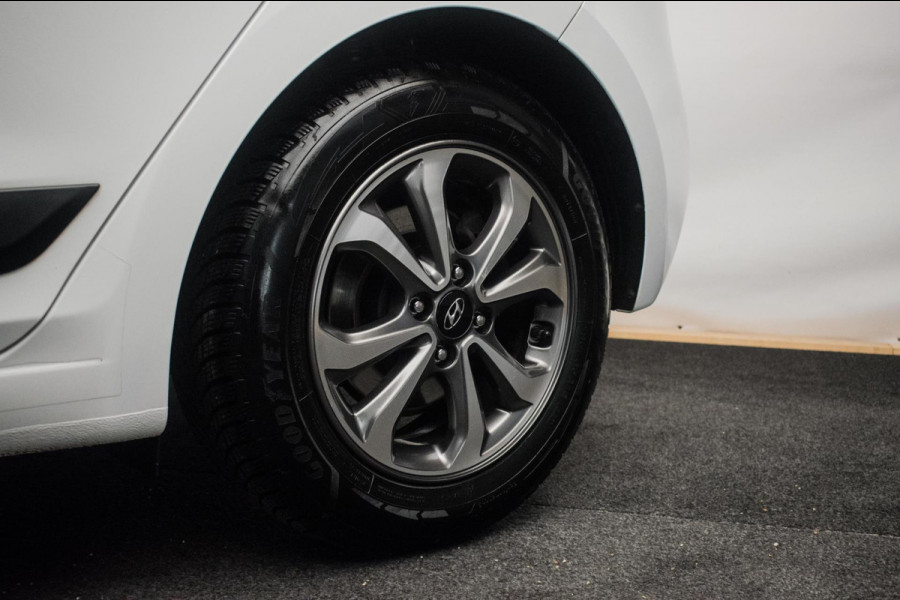 Hyundai i20 1.0 T-GDI Premium [ Keyless Camera Carplay Trekhaak LED DAB Climate Control ]