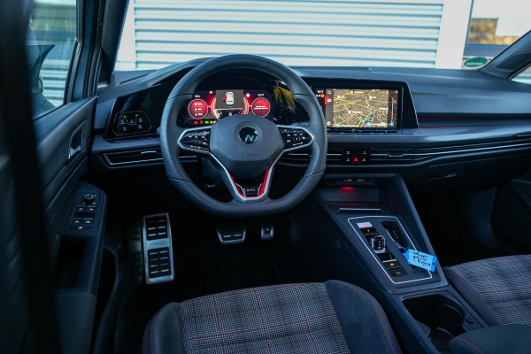 Volkswagen Golf 2.0 TSI GTI Panodak Camera Stoelverw. Achterbankverw. DAB+