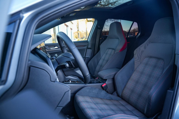 Volkswagen Golf 2.0 TSI GTI Panodak Camera Stoelverw. Achterbankverw. DAB+