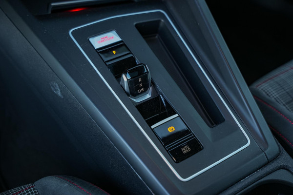 Volkswagen Golf 2.0 TSI GTI Panodak Camera Stoelverw. Achterbankverw. DAB+