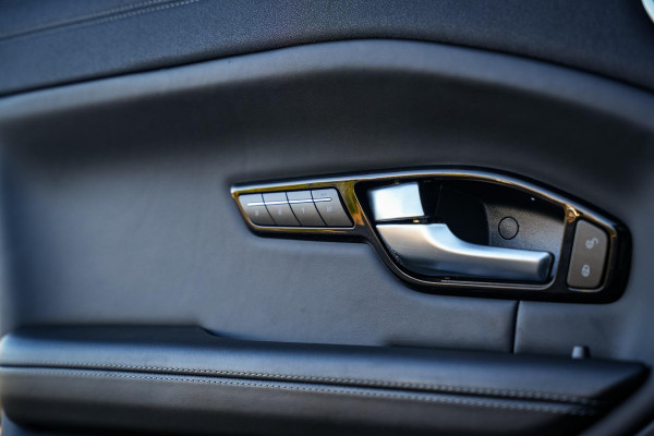 RANGE ROVER Evoque Dynamic 2.0 SI4 241 pk Panodak Leer Stoelverw. Stuurverw. Navigatie 360 Camera Meridian Memory