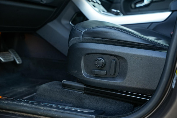 RANGE ROVER Evoque Dynamic 2.0 SI4 241 pk Panodak Leer Stoelverw. Stuurverw. Navigatie 360 Camera Meridian Memory