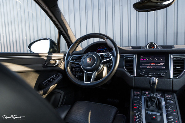 Porsche Macan 2.0 | Panorama dak | Luchtvering | Memory | Bose | Cruise control |
